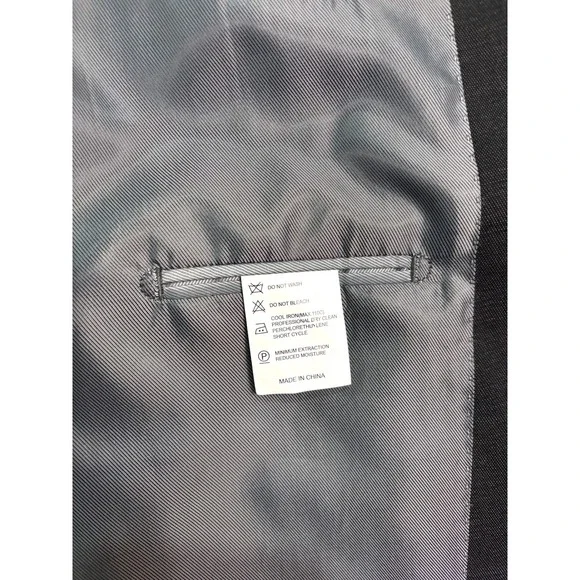 Profilo Uomo 48S 45x29 Charcoal 2pc Pant Suit 100% Wool Pleated Two Button